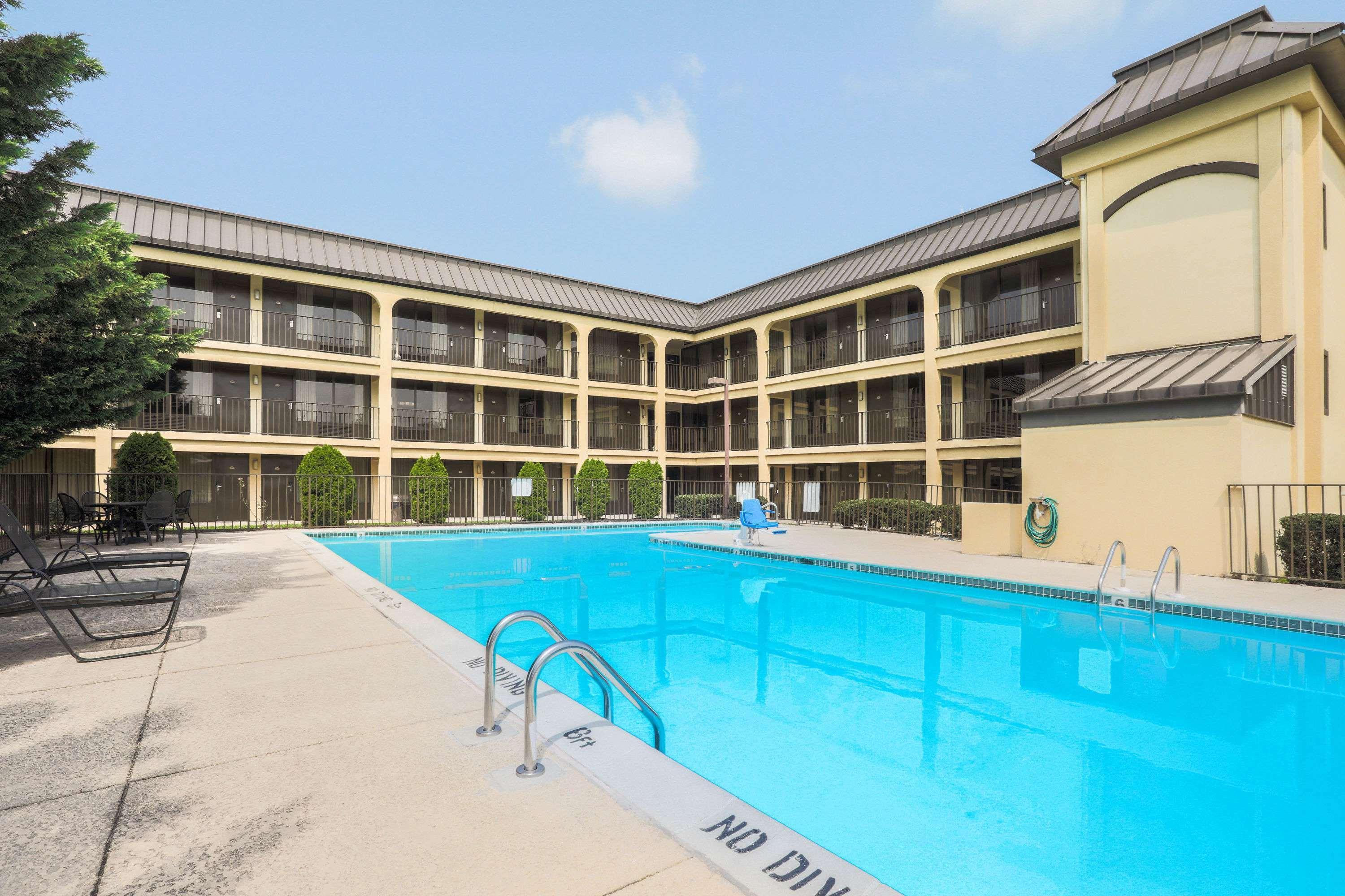 Days Inn By Wyndham Newark Wilmington Zewnętrze zdjęcie