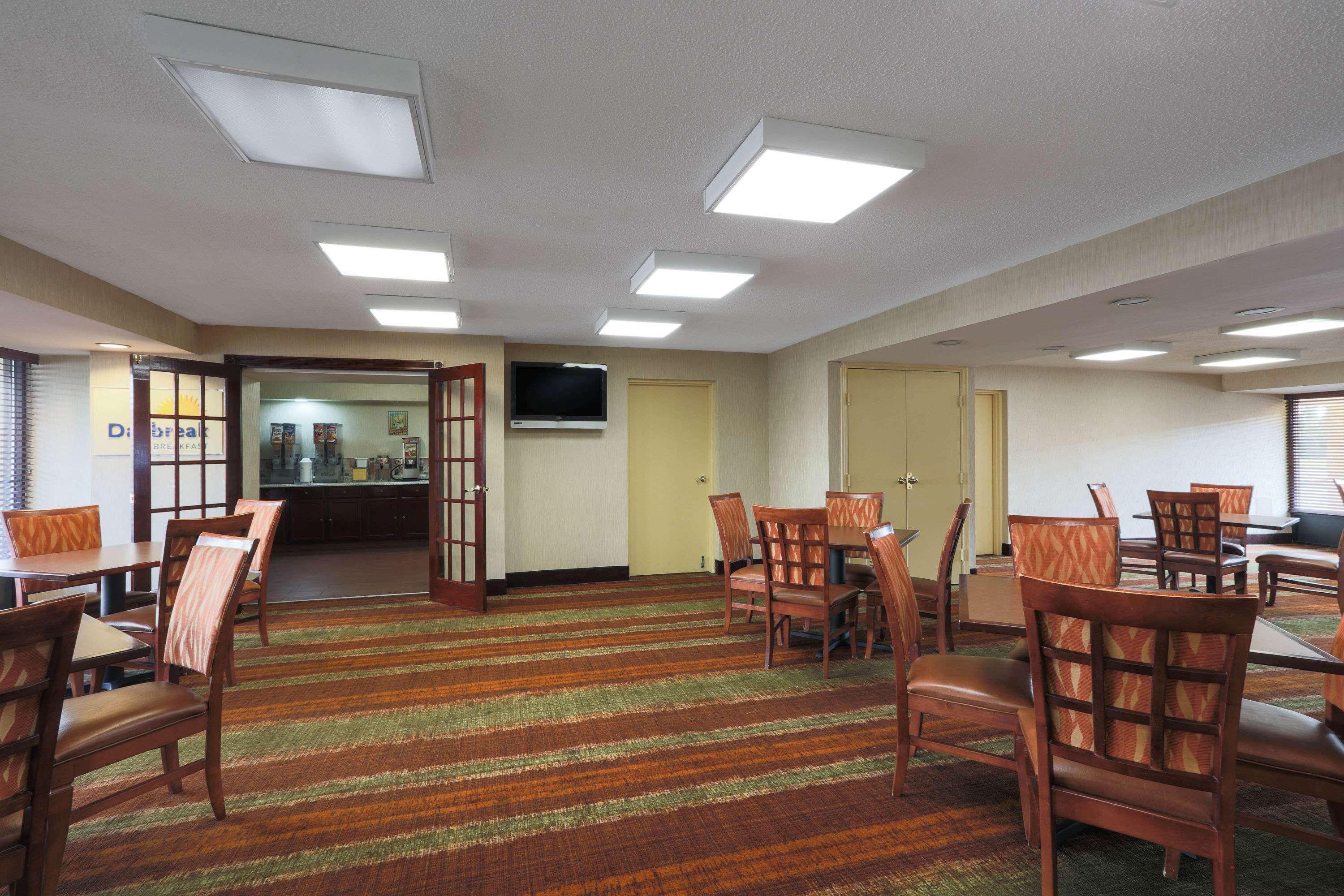 Days Inn By Wyndham Newark Wilmington Zewnętrze zdjęcie