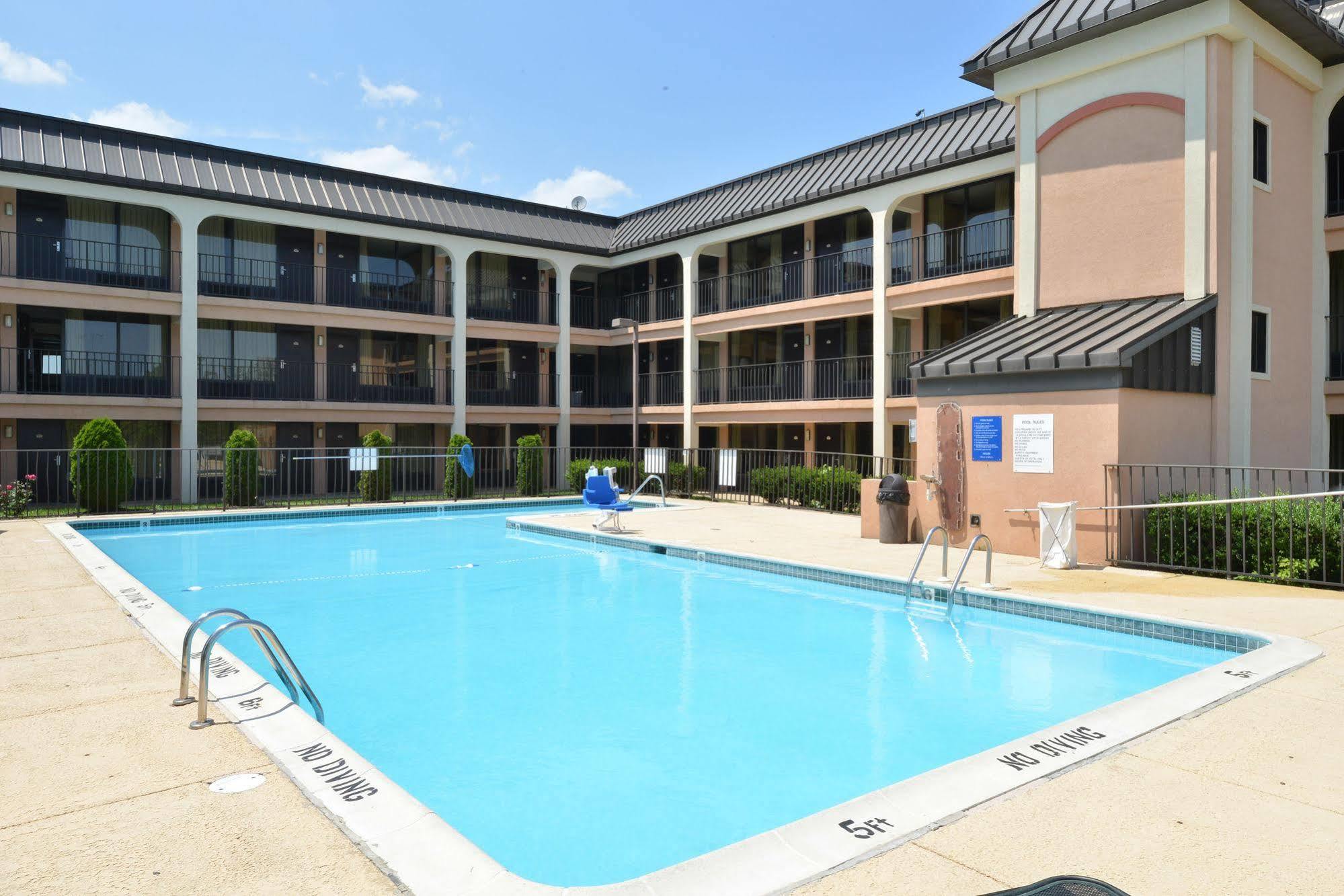 Days Inn By Wyndham Newark Wilmington Zewnętrze zdjęcie