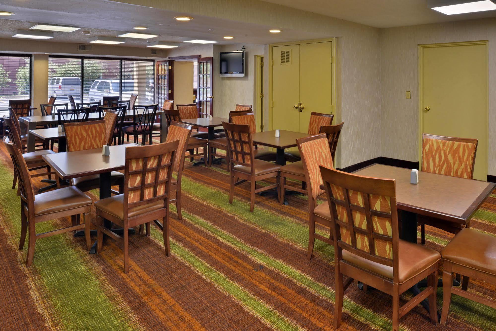 Days Inn By Wyndham Newark Wilmington Zewnętrze zdjęcie