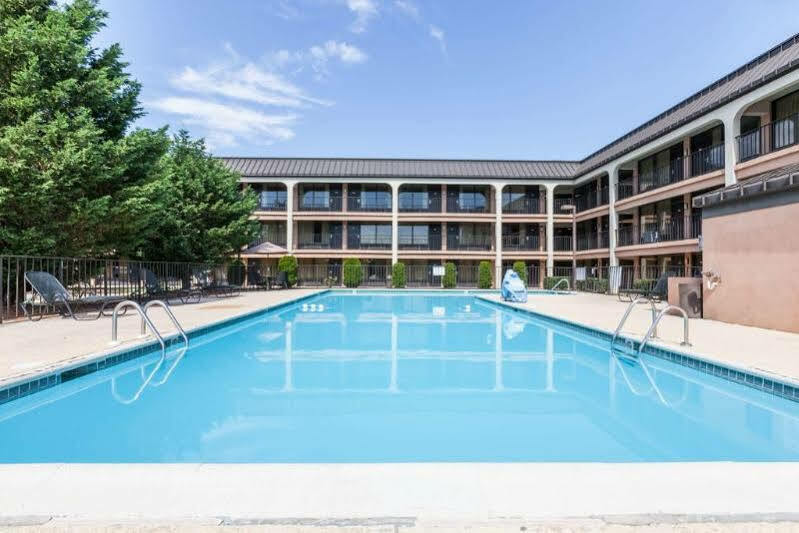 Days Inn By Wyndham Newark Wilmington Zewnętrze zdjęcie
