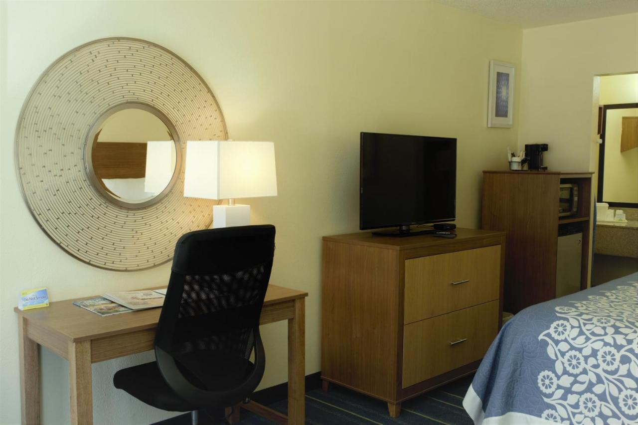 Days Inn By Wyndham Newark Wilmington Zewnętrze zdjęcie